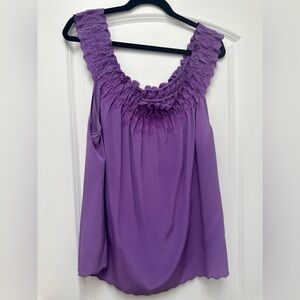 Tahari top size L